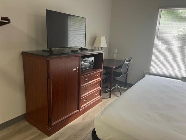 Baymont By Wyndham Lakeland Extérieur photo