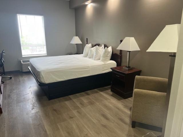 Baymont By Wyndham Lakeland Extérieur photo